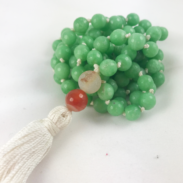 the color green jade mala